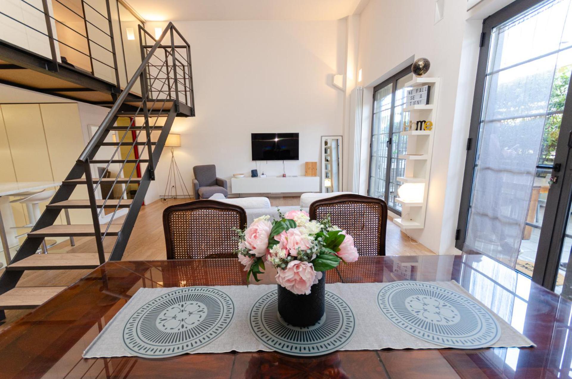 Vivimihome Loft Su Due Livelli Con Terrazzo Milano Exterior foto